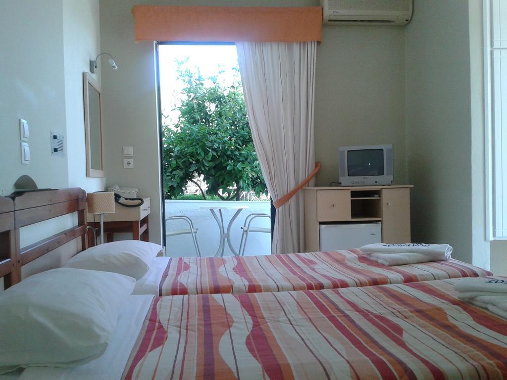 Polyrizos Hotel Rodhákinon Quarto foto
